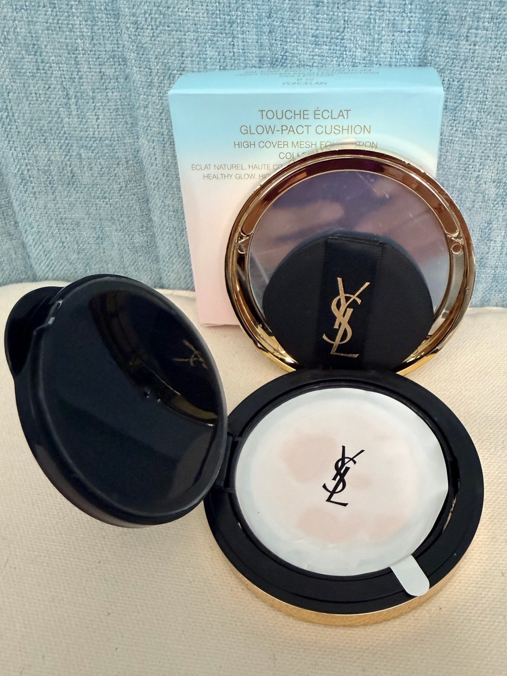 YVES SAINT LAURENT Touche Eclat Glow-Pact Cushion 12g [LOVE Collection 2025] B10 - Picture 12 of 13
